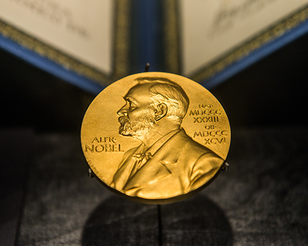 الفائزون بجوائز نوبل 2023 في ستة مجالات
