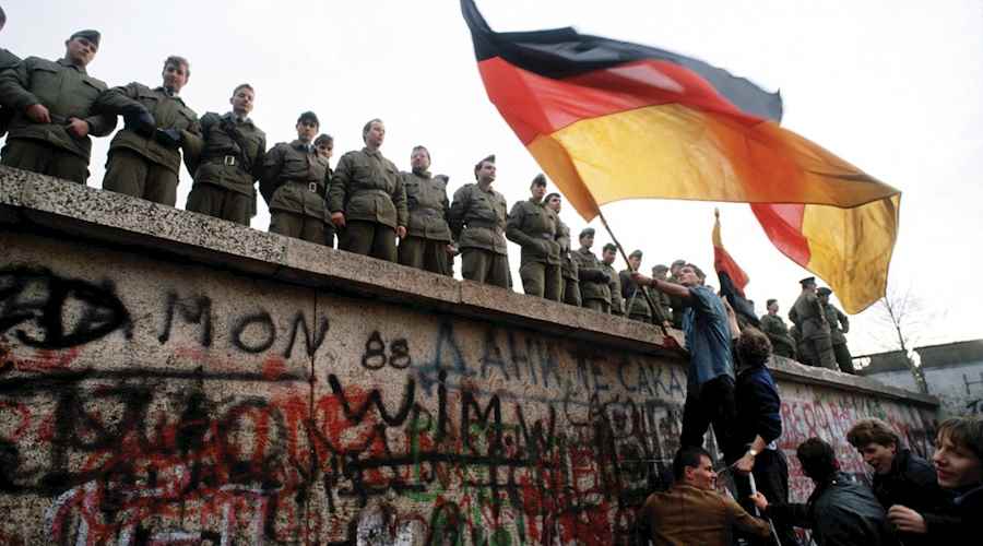 مركز المستقبل كيف تغي ر العالم بعد 30 عام ا من سقوط حائط برلين